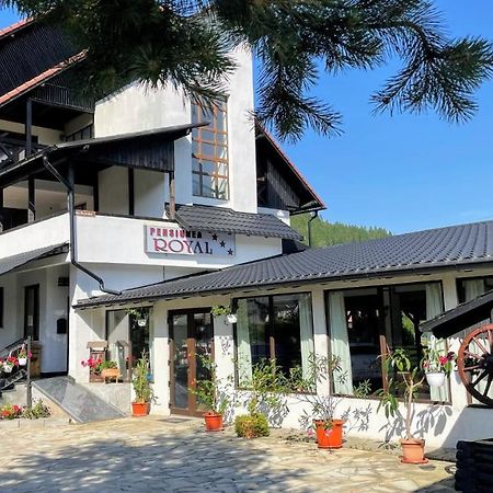 Royal Bucovina Residence Adults Only-Self Check-In Кымпулунг-Молдовенеск Экстерьер фото