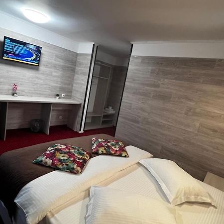 Royal Bucovina Residence Adults Only-Self Check-In Кымпулунг-Молдовенеск Экстерьер фото