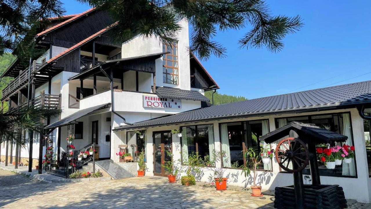 Royal Bucovina Residence Adults Only-Self Check-In Кымпулунг-Молдовенеск Экстерьер фото