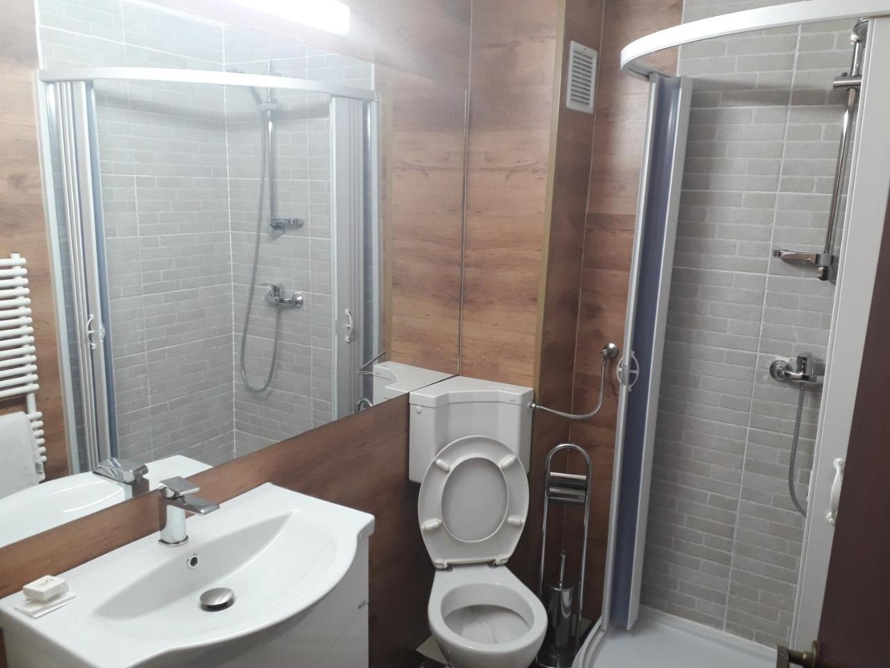 Royal Bucovina Residence Adults Only-Self Check-In Кымпулунг-Молдовенеск Экстерьер фото
